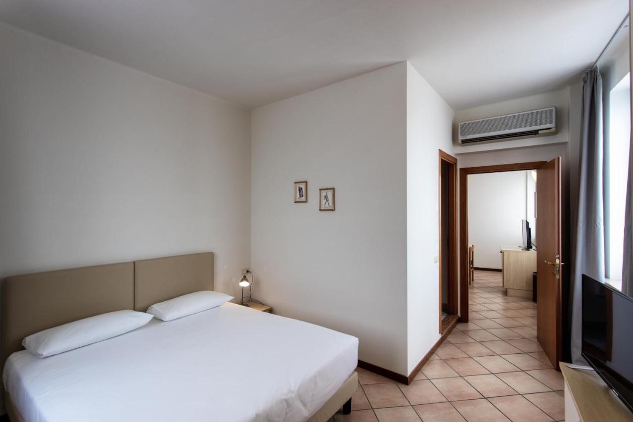 Residenza Cavour Aparthotel Parma Luaran gambar